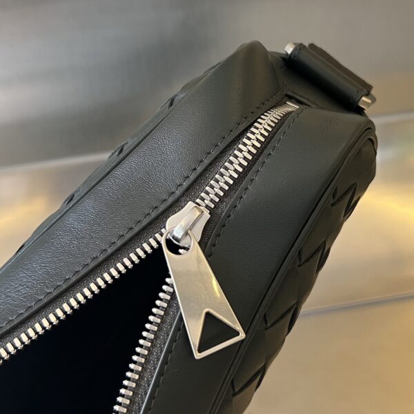 Bottega Veneta BV Small Intrecciato Camera Bag