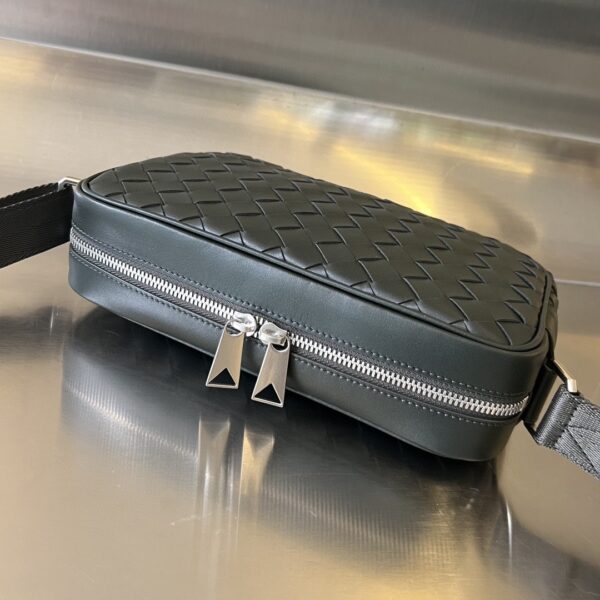 Bottega Veneta BV Small Intrecciato Camera Bag