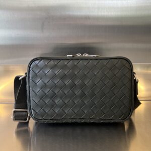 Bottega Veneta BV Small Intrecciato Camera Bag