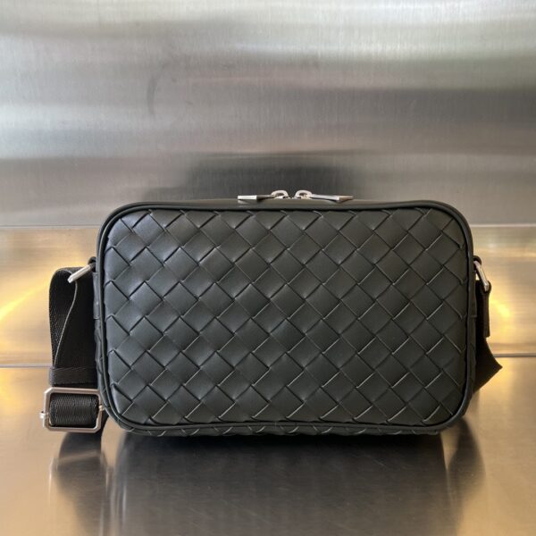 Bottega Veneta BV Small Intrecciato Camera Bag