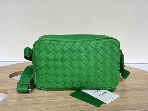 Bottega Veneta BV Small Intrecciato Camera Bag