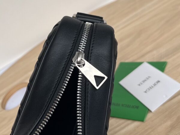 Bottega Veneta BV Small Intrecciato Camera Bag