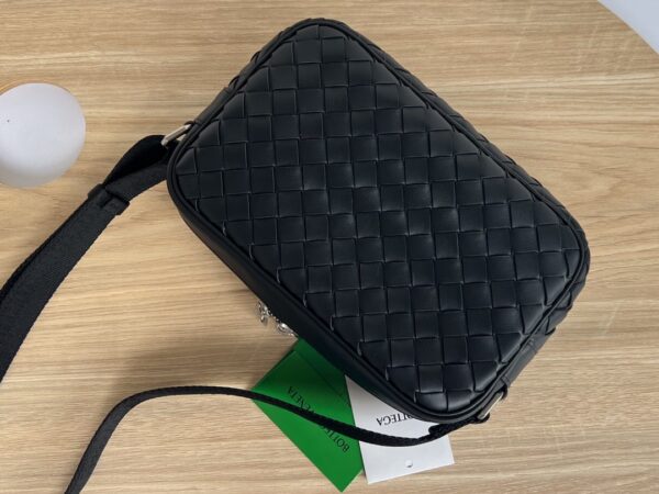 Bottega Veneta BV Small Intrecciato Camera Bag