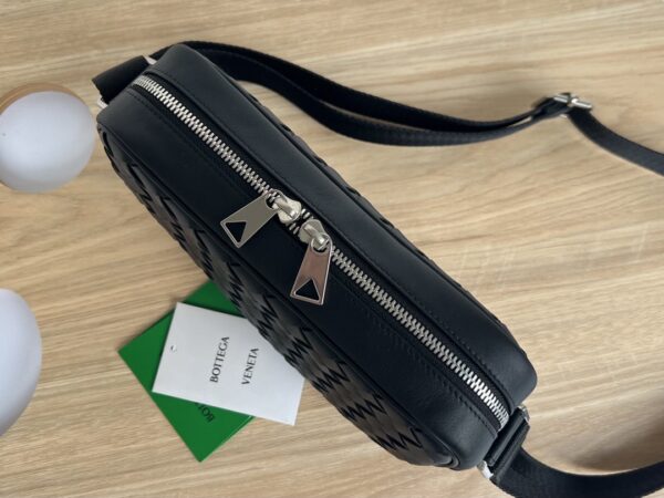 Bottega Veneta BV Small Intrecciato Camera Bag