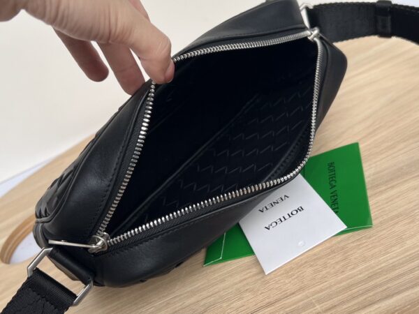 Bottega Veneta BV Small Intrecciato Camera Bag