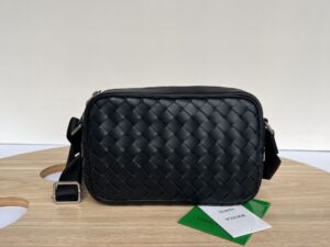 Bottega Veneta BV Small Intrecciato Camera Bag