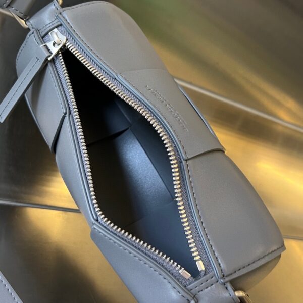 BOTTEGA VENETA BV Small Canette