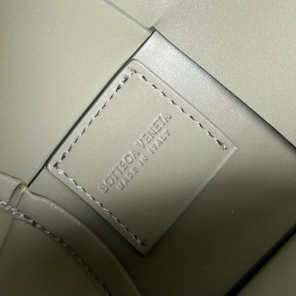BOTTEGA VENETA BV Small Canette