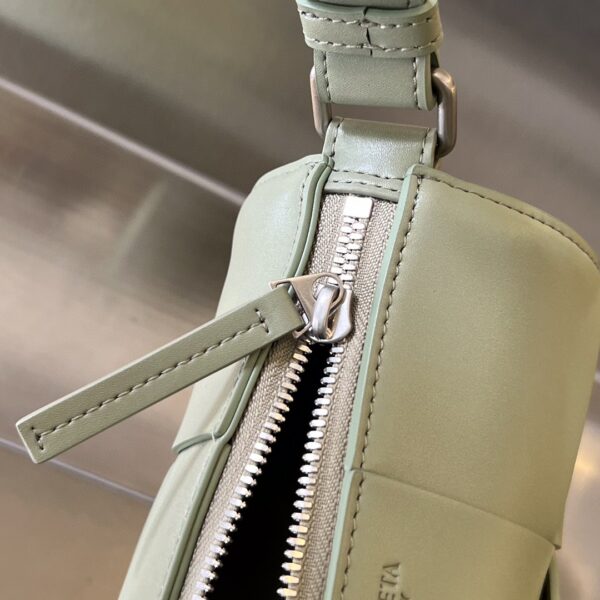 BOTTEGA VENETA BV Small Canette