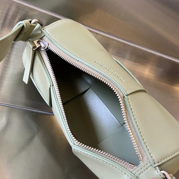 BOTTEGA VENETA BV Small Canette