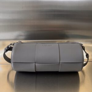 BOTTEGA VENETA BV Medium Canette bag