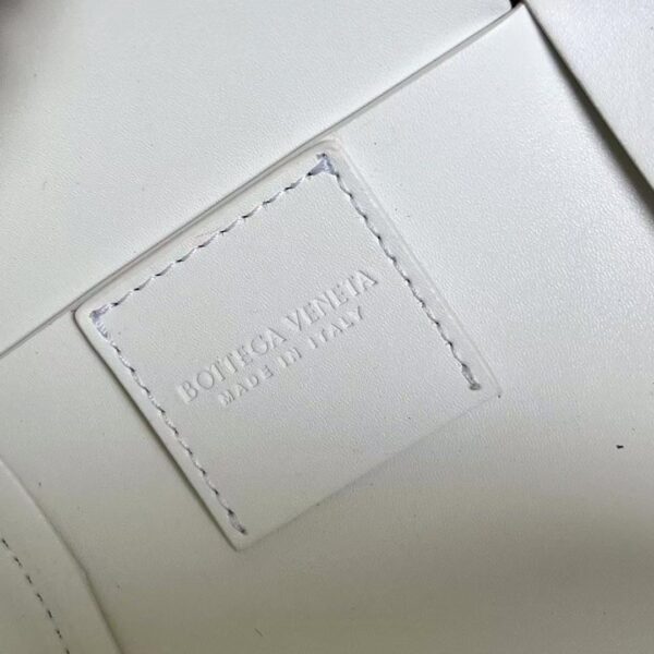 BOTTEGA VENETA BV Medium Canette bag