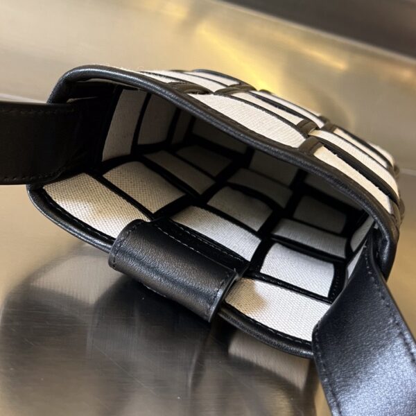 BOTTEGA VENETA BV Cassette Phone Pouch