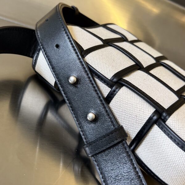 BOTTEGA VENETA BV Cassette Phone Pouch