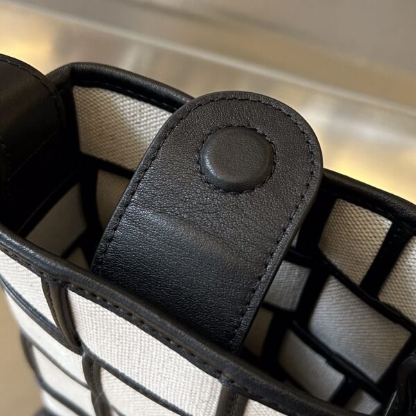 BOTTEGA VENETA BV Cassette Phone Pouch