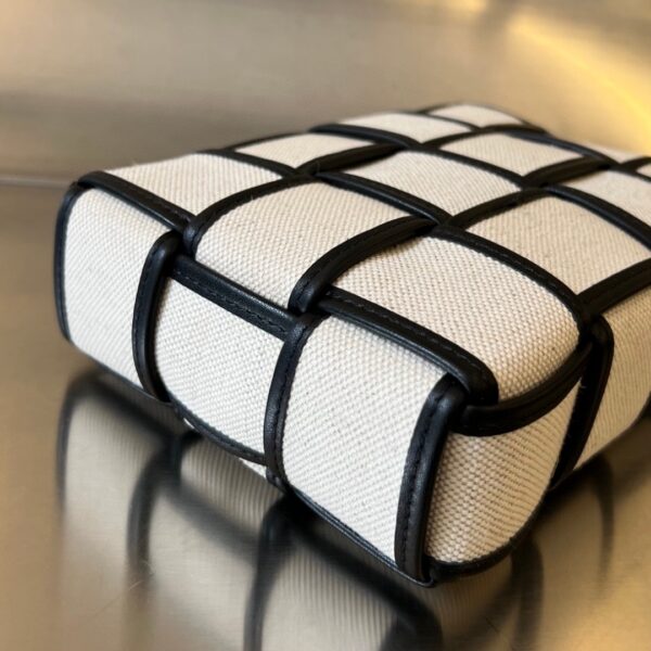 BOTTEGA VENETA BV Cassette Phone Pouch