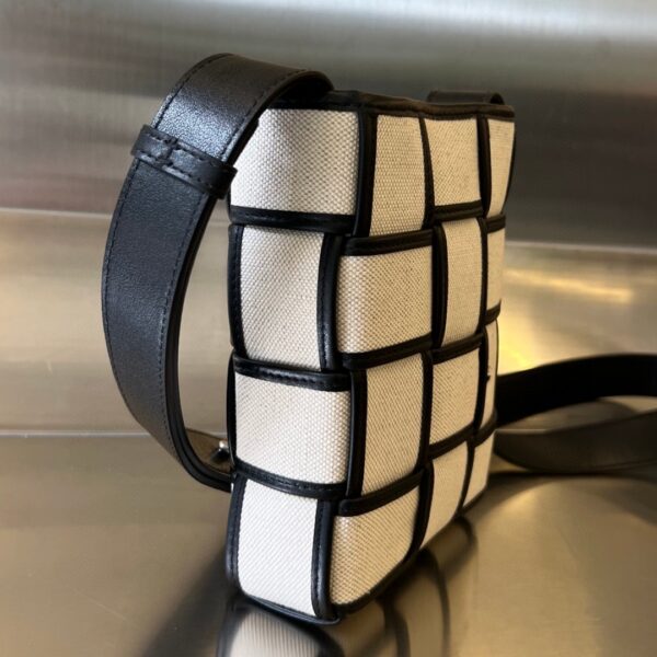 BOTTEGA VENETA BV Cassette Phone Pouch
