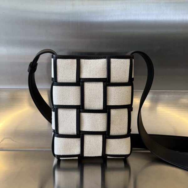 BOTTEGA VENETA BV Cassette Phone Pouch