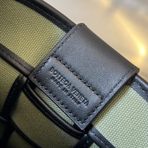 BOTTEGA VENETA BV Cassette Phone Pouch