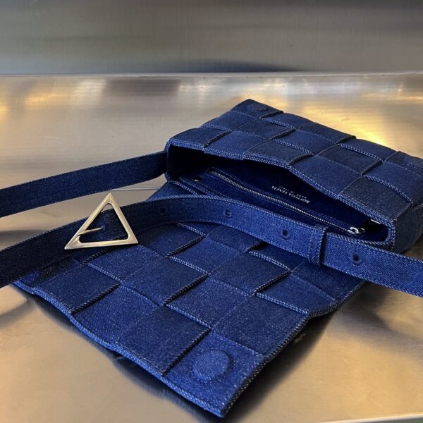 Bottega Veneta BV Cassette
