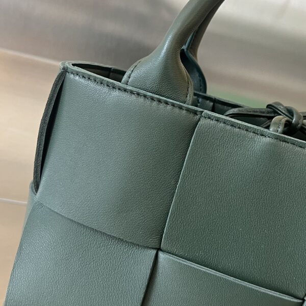 BOTTEGA VENETA BV Candy Arco Tote Bag