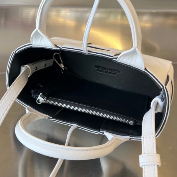 BOTTEGA VENETA BV Candy Arco Tote Bag