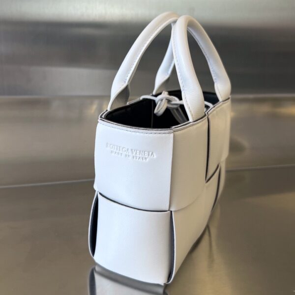 BOTTEGA VENETA BV Candy Arco Tote Bag