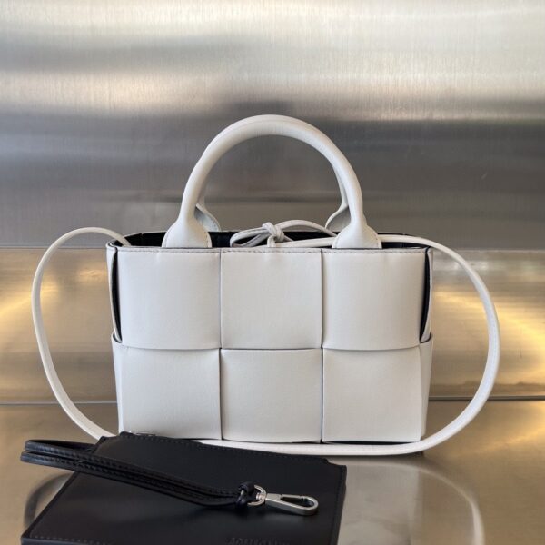BOTTEGA VENETA BV Candy Arco Tote Bag