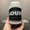 Low-top casual sneakers