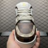 Low-top casual sneakers