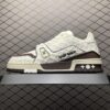 Low-top casual sneakers