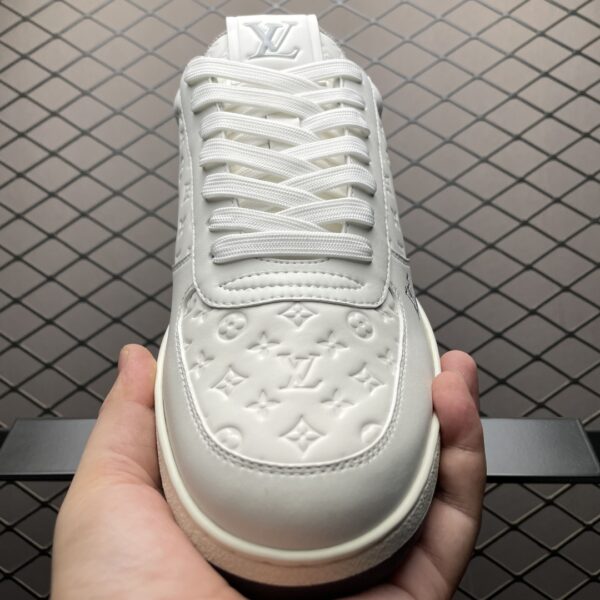 Low-top casual sneakers with TPU outsole