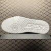 Low-top casual sneakers