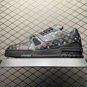 Low-top casual sneakers