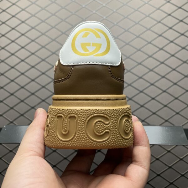 Screener Thick-soled Dirty Sneakers