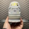 Low-top casual sneakers