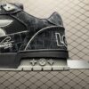 Low-top casual sneakers