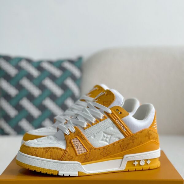 Yellow denim and white sneakers