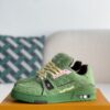Green casual sneakers