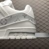 Low-top casual sneakers