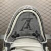 Low-top casual sneakers