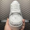Low-top casual sneakers