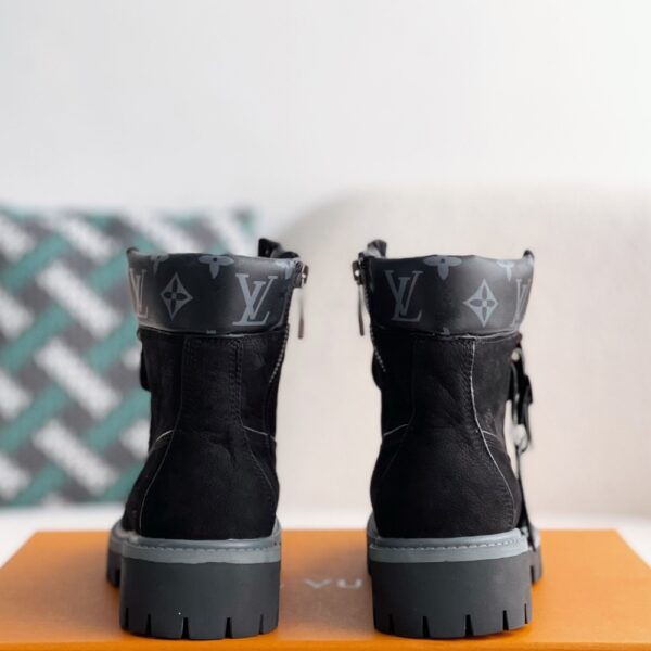 「#2511」Wheat colored letter ankle boots