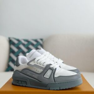 Glow-in-the-dark trainer cup sneakers