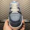 Low-top casual sneakers