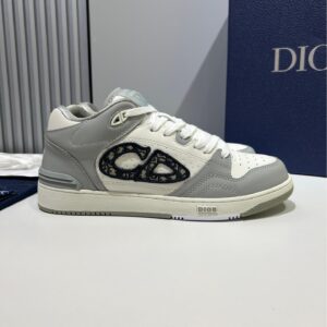 Low-top casual couple sneakers