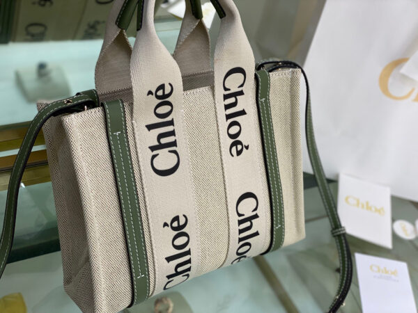 Chloé Woody