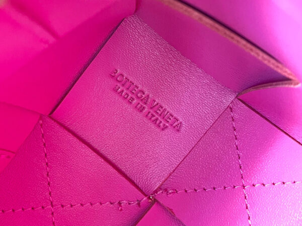 Bottega Veneta Bucket