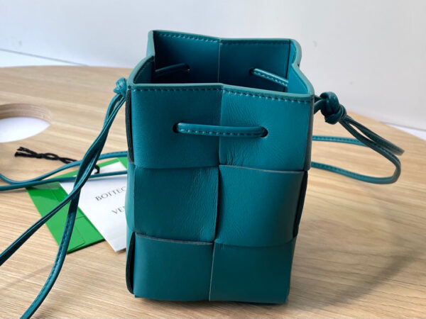 Bottega Veneta Bucket
