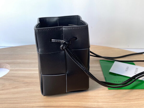 Bottega Veneta Bucket
